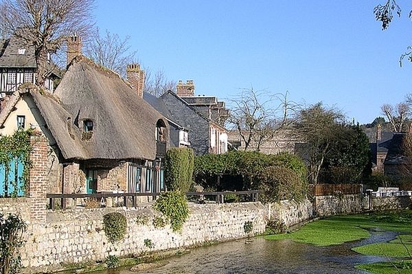 Veules-les-Roses a été choisie par France 2 pour son émission , le village préféré des Français.