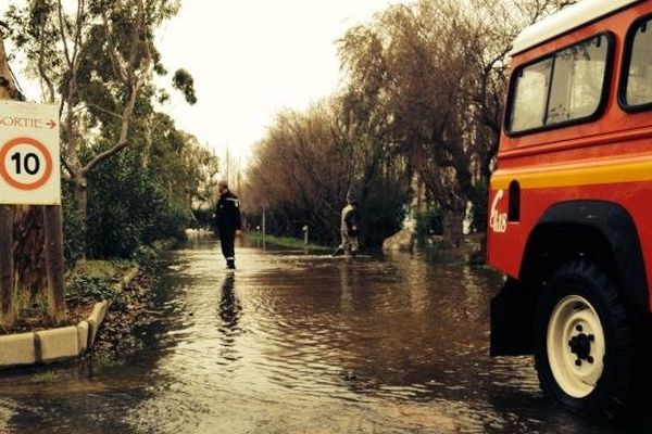 Les routes sont inondées à Sérigan sur l'Orb