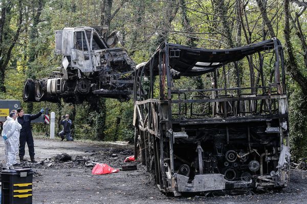 Le 23 octobre 2015, 43 personnes avaient été tuées dans l'accident de Puisseguin impliquant un poids lourd et un car, ayant pris feu très rapidement après la collision.