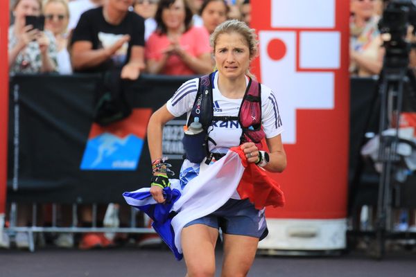 Manon Bohard, au bout de 86 km et 600 D+ lors des Mondiaux 2023 en Autriche.