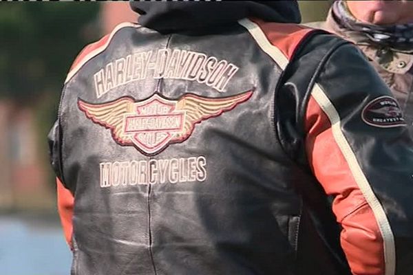 Les fans de Harley-Davidson ont commencé à se rassembler avant midi devant le Zénith de Toulouse. 