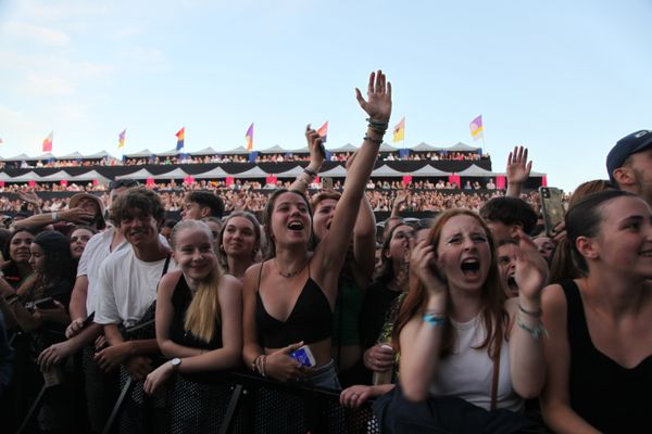 Foule en ébullition, stars de la chanson française, vue sur mer... En règle générale, ceux qui mettent les pieds pour la première fois aux Francofolies se souviennent longtemps de leur soirée.