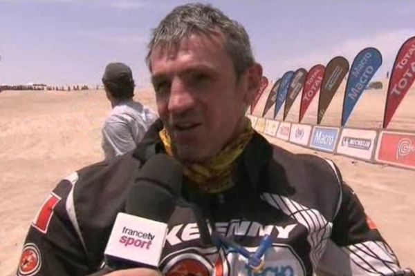 Gilles Diguiet à l'arrivée de la première étape du Dakar 2013