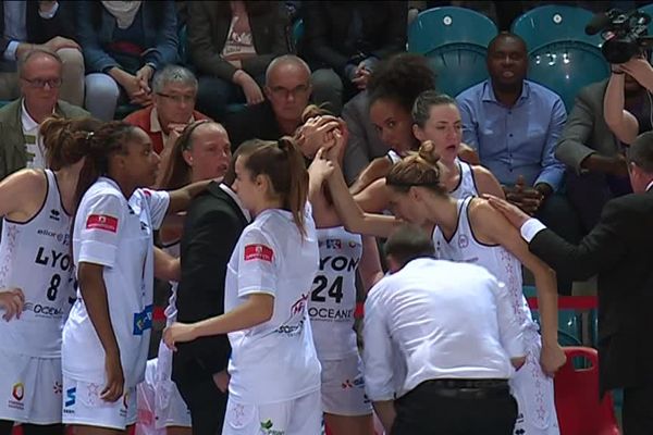 l'ASVEL LYON Féminin battu logiquement par le leader Charleville-Mézières