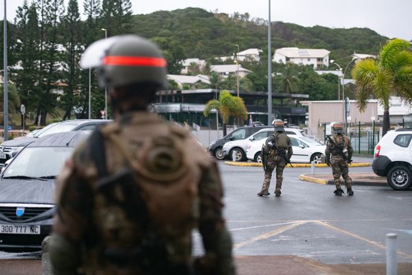 L'armée est à Nouméa vendredi 17 mai.
