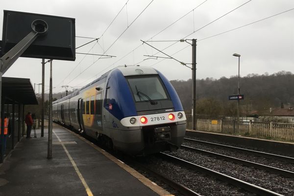 Un TER en gare de Liverdun (Meurthe-et-Moselle).