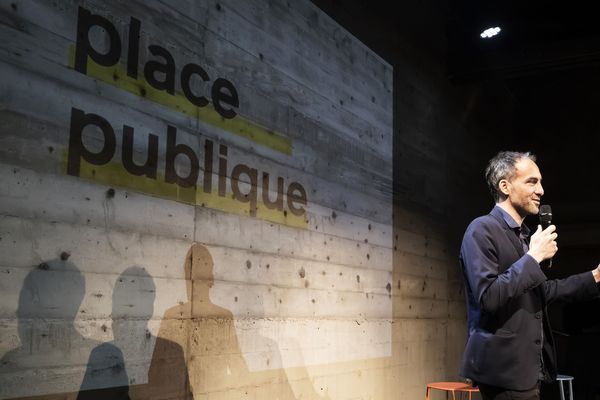 Raphaël Glucksmann, l’un des fondateurs du mouvement « Place Publique » sera jeudi 13 décembre à Clermont-Ferrand pour une conférence sur l’avenir de l’Europe.