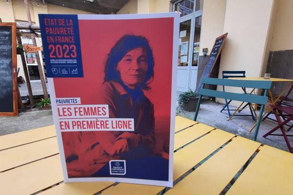 En 2023, 60% des personnes rencontrées par le Secours Catholique dans l'Hérault sont des femmes.