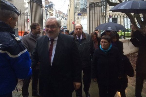 Déplacement de JM.Todeschini, secrétaire d'état aux anciens combattants ce mardi 15 décembre à son arrivée au CERCIL.