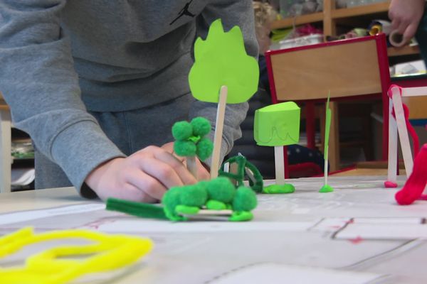 L'école des Trois Rives à Hauteville (Orne) a été retenue par le dispositif Récré'actions pour végétaliser la cour de récréation d'ici à deux ans.