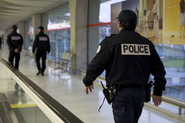 La police attendait la mère de famille à son arrivée à Roissy.