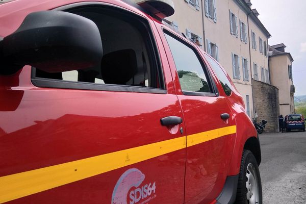 intervention des pompiers au collège des Cordiers à Oloron