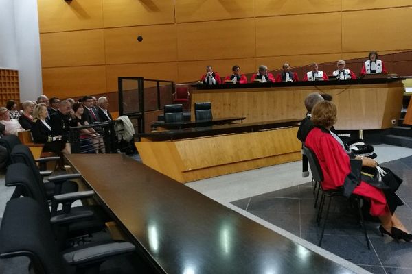 Les avocats ont laissé des fauteuils vides aujourd'hui dans la salle d'audience pour la rentrée solennelle de la Cour d'Appel à Poitiers.