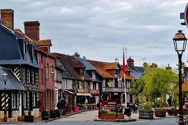 Dans le Calvados, à Beuvron-en-Auge, les nuages prédomineront toute la journée.