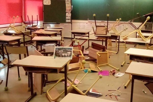 Les principales dégradations ont eu lieu dans la classe de CE1-CE2 de l'école de Vacquiers.