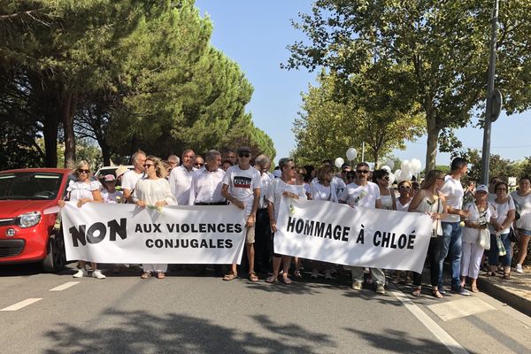 Une marche blanche en hommage à Chloé, tuée par balles le 4 août par son ex-compagnon.