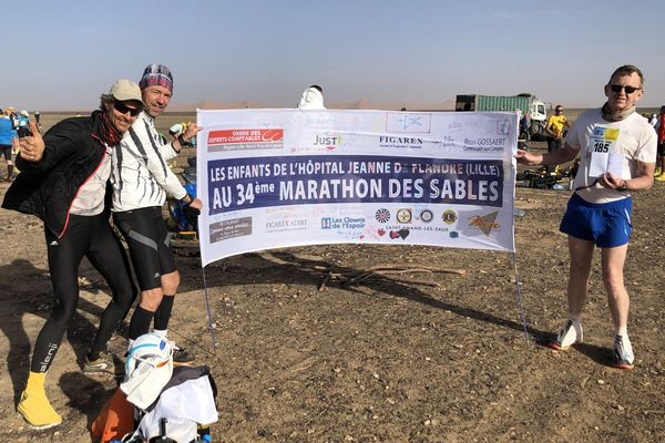 Ils courent pour les enfants de l'hôpital Jeanne de Flandre de Lille. Chacun sa cause, son moteur pour le marathon des sables.