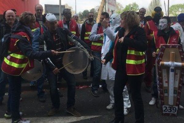 Les salariés de la Seita du Loiret et du Puy-de-Dôme défilent à Paris.