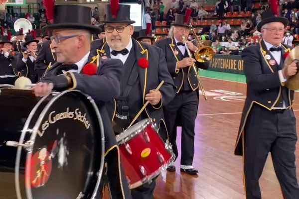 Les gueules sèches sur le parquet de Beaublanc pour l'ambiance d'avant match