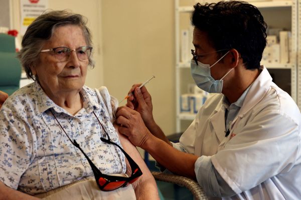 L'Agence Régionale de Santé des Pays de la Loire recommande le rappel vaccinal pour les personnes de plus de 65 ans