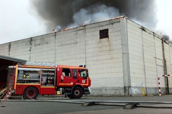 L'entrepôt de BSSL en feu