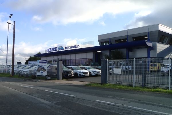 La société Debard - automobiles, dont le siège social se trouve à Albi (Tarn).