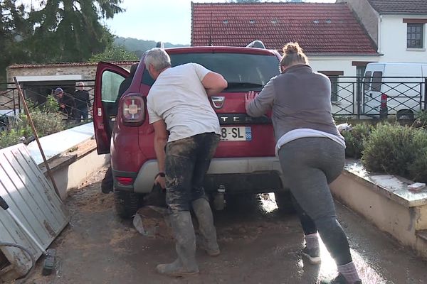 À Coulonges-Cohan, dans le sud de l'Aisne, une soixantaine de maisons ont été inondées.