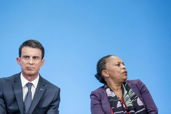 La ligne de la ministre de la Justice et celle du Premier ministre s'opposent sur la question de la déchéance de nationalité pour les binationaux condamnés pour terrorisme.