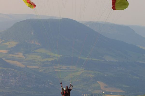 Illustration accident de parapente à Millau.