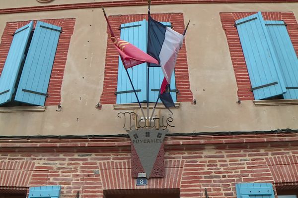 À Puydaniel, le bureau de vote va devoir déménager pour ces élections législatives 2024 : la salle des fêtes est réservée pour des mariages.