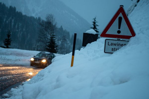 Le sud de l'Allemagne est touché par de très importantes chutes de neige depuis plusieurs jours.