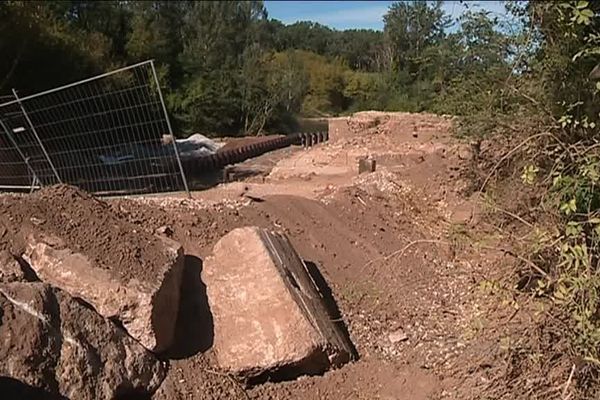 Comment le moulin de Castelnau-de-Guers, vieux de près d'un millénaire, près de Pézenas a t-il pu être détruit ? 