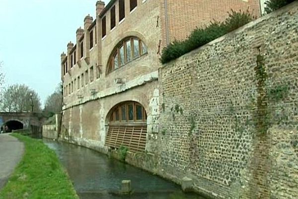 - Le Robec et l'auberge de jeunesse de Rouen