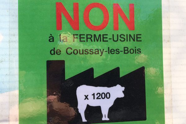 Collectif, "Non à la ferme-usine de Coussay-les-Bois"