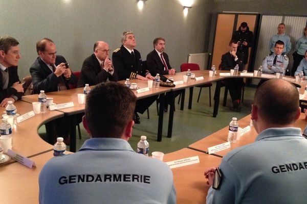 Bernard Cazeneuve entouré de Pierre Dartout (Préfet), Jean-Pierre Bouquet (Maire), Charles De Courson (Député de la Marne).