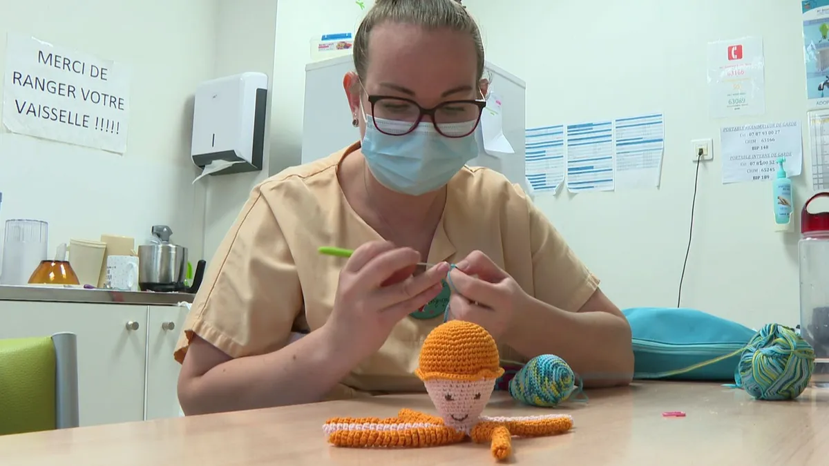 La Pieuvre Au Crochet Plus Qu Une Peluche Une Therapie Pour Les Bebes Prematures