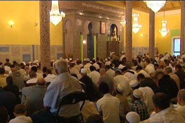 Il y avait beaucoup de monde à la mosquée de Belfort ce matin pour célébrer la fin du ramadan.