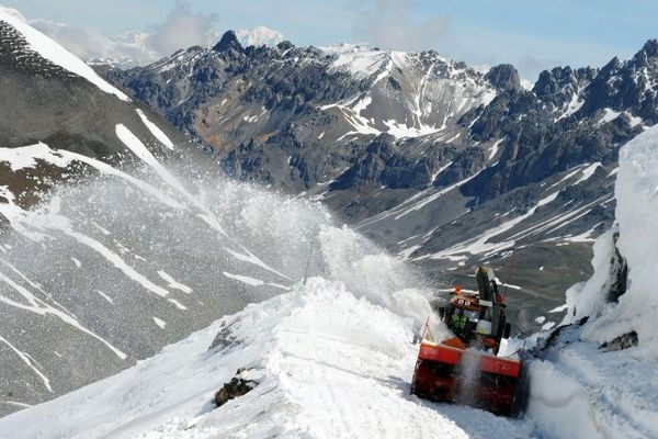 Les voitures ne circulent plus entre Saint-Michel-de-Maurienne et Briançon.