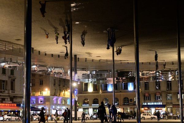 Le Vieux-Port devrait être noir de monde lundi pour le feu d'artifice.