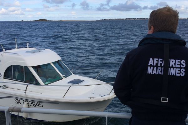 Les Affaires Maritimes procèdent à des contrôles de sécurité en mer en baie de La Baule ce 8 août 2017