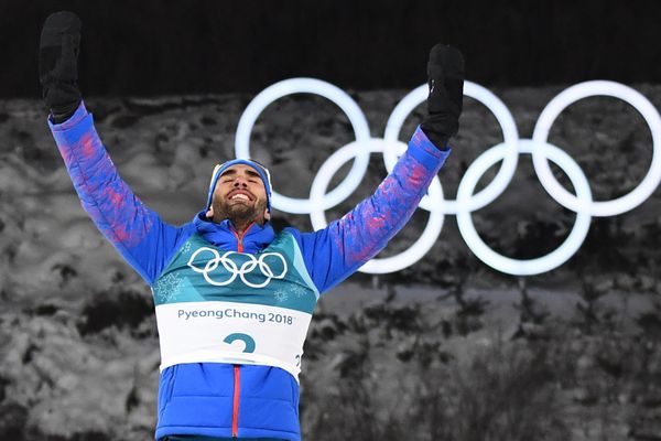 Martin Fourcade, vainqueur à la photo-finish de la mass start (15 km) de biathlon dimanche, devient ainsi le Français le plus titré de l'histoire des JO d'hiver, avec 5 médailles d'or - février 2018.