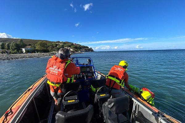 Les sauveteurs de la SNSM de Bastia sont intervenus pour secourir 10 adolescents sur la commune de Sisco.