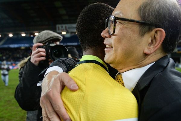 Cette photo date d'un match contre Nantes en 2016. À une époque où Wing Sang Li pouvait encore prendre un joueur du FCSM dans ses bras.