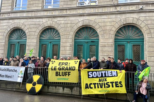 EPR de Flamanville : 15 militants de Greenpeace jugés après une intrusion sur le chantier