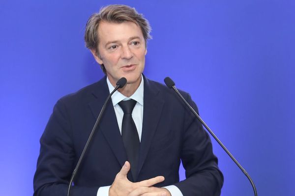 "Nous ne sommes pas des kamikazes sur le plan juridique," avait prévenu le maire de Troyes et président de l'Association des maires de France, François Baroin