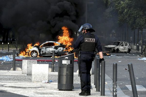 En marge des affrontements dans le quartier de la Reynerie, la mort d'un chien tué par un policier a suscité émotion et colère dans le quartier.