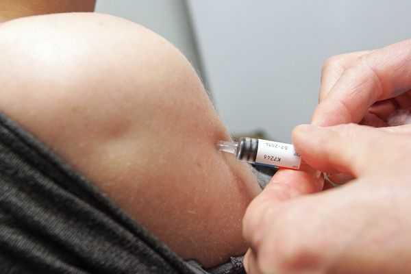 La campagne de vaccination contre la grippe saisonnière a démarré .