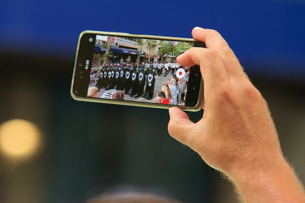 80 ans après le Débarquement, France 3 Normandie invite les Normands à contribuer à une grande rétrospective collaborative pour dépeindre le 6 juin 2024 dans la région.