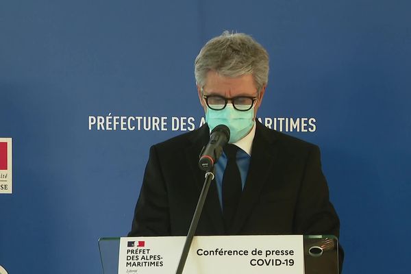 Le préfet des Alpes-Maritimes, Bernard Gonzalez tient une conférence de presse