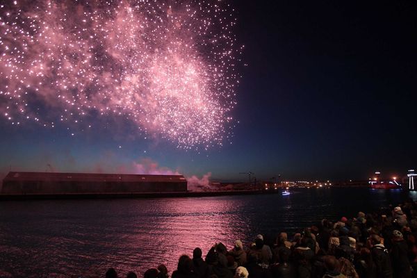 Le feu d'artifice concocté par le groupe F a émerveillé les Dunkerquois. 